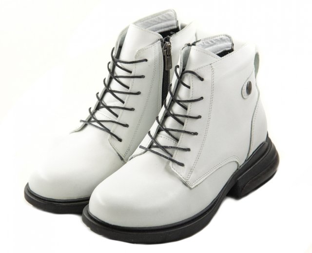 Жіночі білі ортопедичні високі черевики на шнурівках Sabine 22523