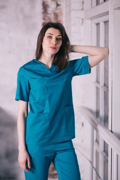Медичний жіночий костюм бірюзового кольору