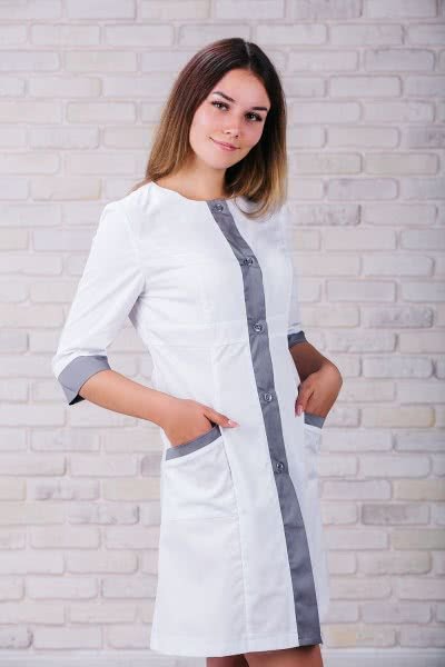 Приталений жіночий медичний халат з сірими манжетами та застібками 104