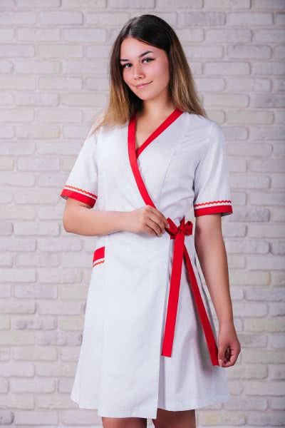 Медсестра у халаті на запах з червоними вставками