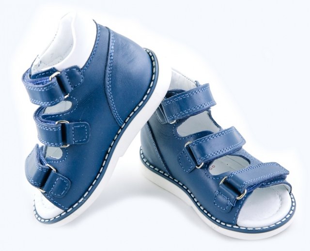 Відкриті хлопчачі ортопедичні сандалі Ortofina 135-05 - Для профілактики і лікування плоскостопості, Блакитний колір