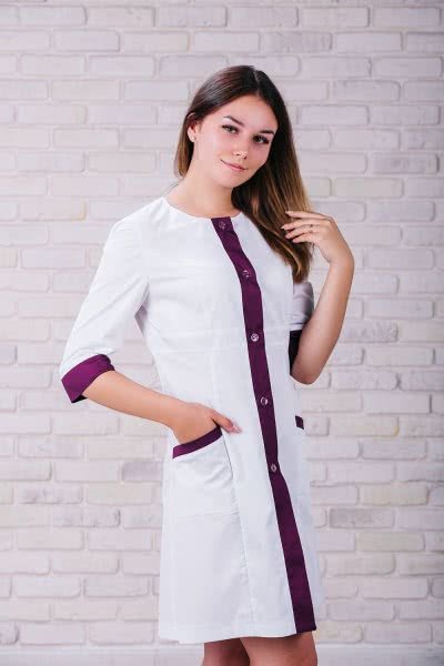 Жіночий мед халат для медсестри або лікаря з фіолетовими манжетами