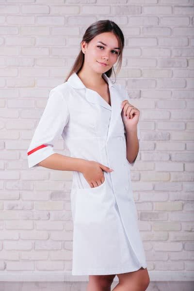 Приталений жіночий медичний халат білого кольору з червоними вставками